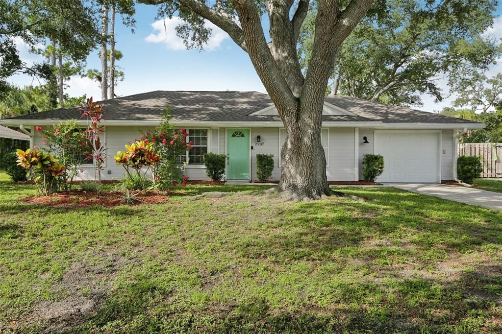 Active With Contract: $259,900 (3 beds, 2 baths, 1148 Square Feet)