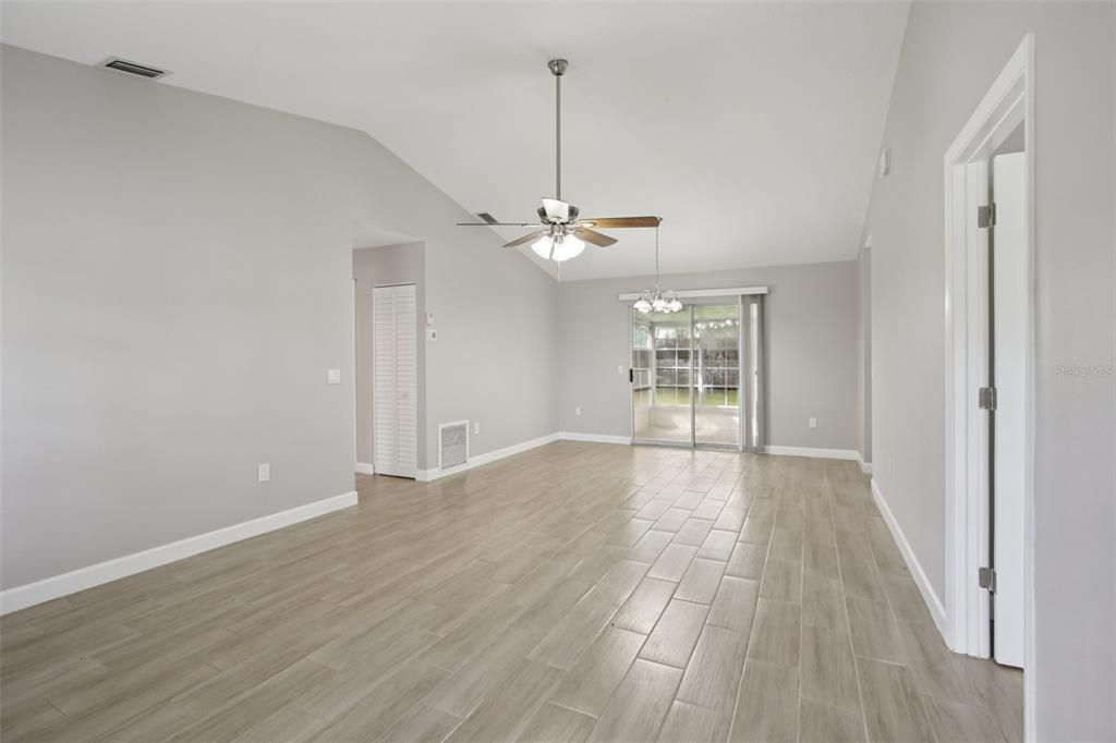 Active With Contract: $259,900 (3 beds, 2 baths, 1148 Square Feet)