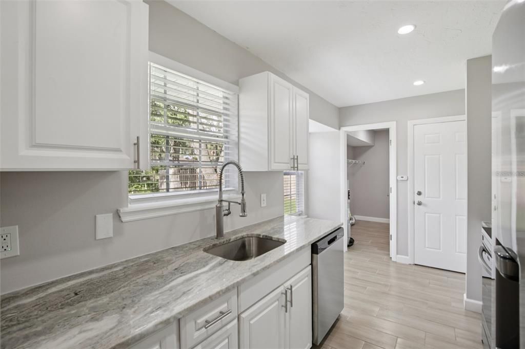 Active With Contract: $259,900 (3 beds, 2 baths, 1148 Square Feet)