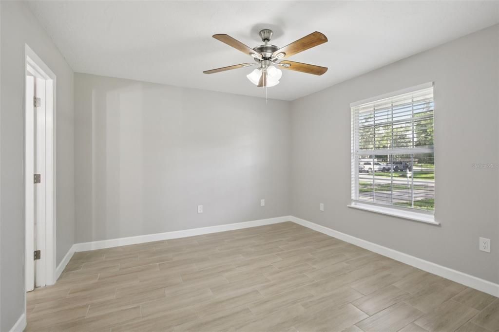 Active With Contract: $259,900 (3 beds, 2 baths, 1148 Square Feet)