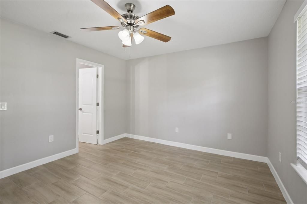 Active With Contract: $259,900 (3 beds, 2 baths, 1148 Square Feet)