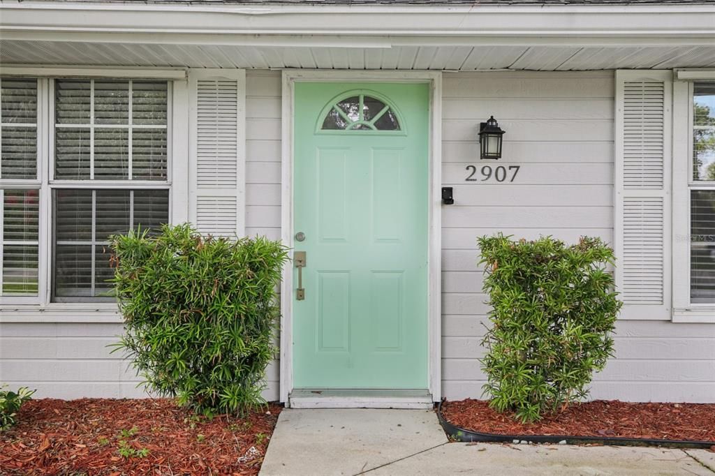 Active With Contract: $259,900 (3 beds, 2 baths, 1148 Square Feet)