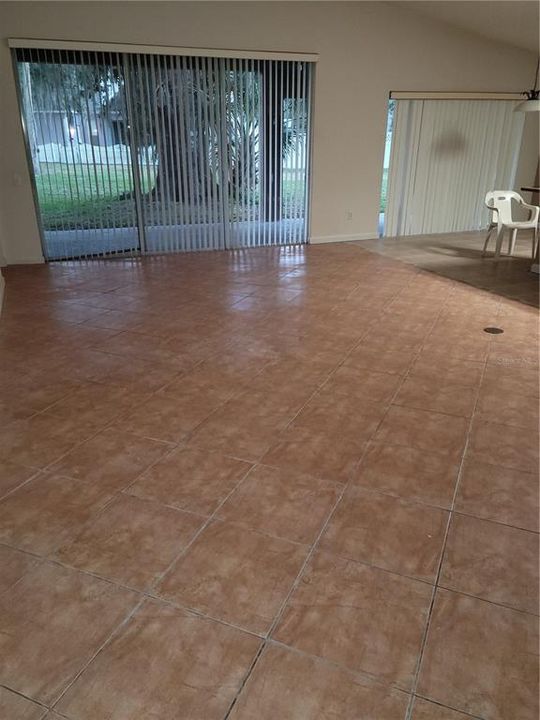 出租: $1,999 (4 贝兹, 2 浴室, 2191 平方英尺)