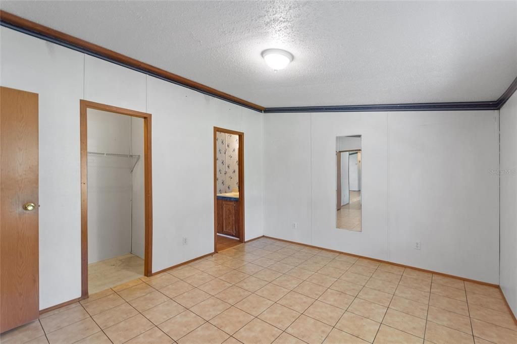 Activo con contrato: $230,000 (3 camas, 2 baños, 1152 Pies cuadrados)