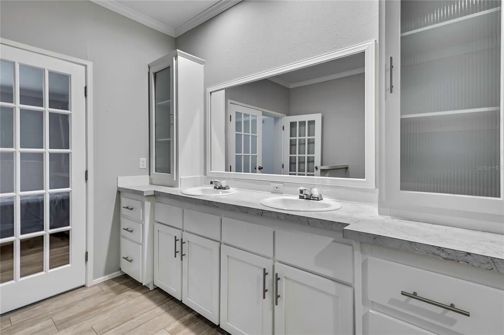 For Sale: $315,900 (3 beds, 2 baths, 1829 Square Feet)