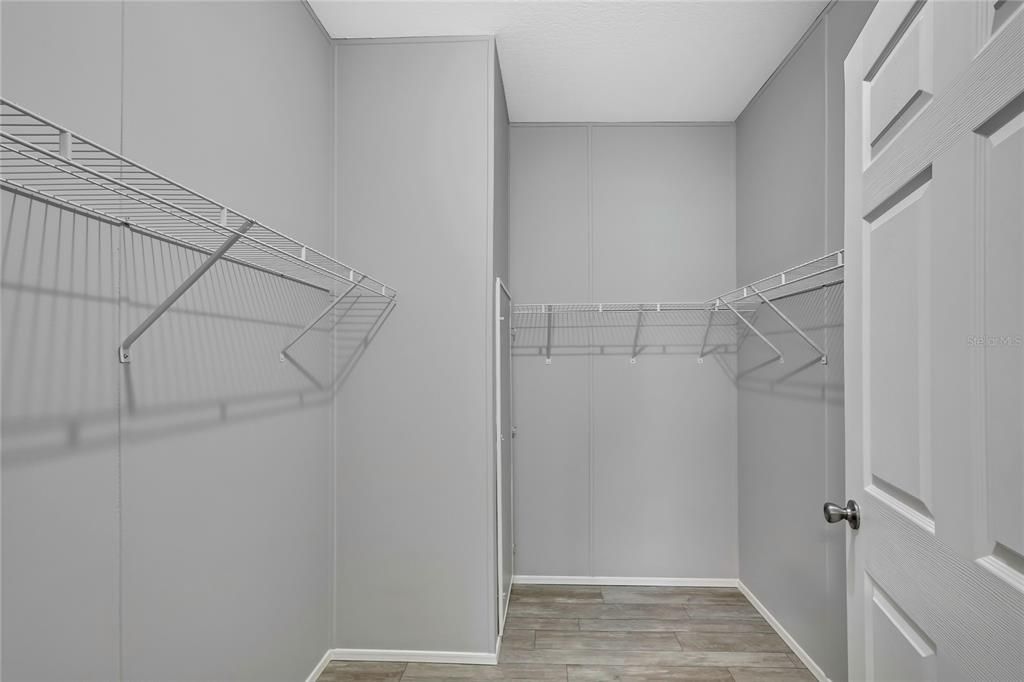 For Sale: $315,900 (3 beds, 2 baths, 1829 Square Feet)