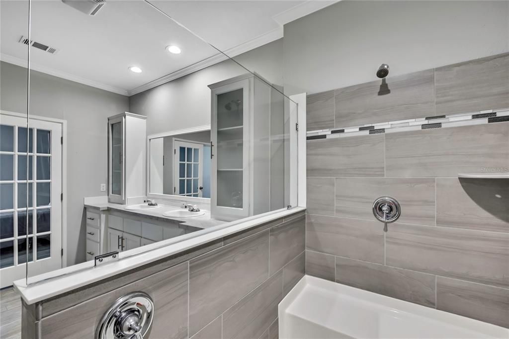 For Sale: $315,900 (3 beds, 2 baths, 1829 Square Feet)