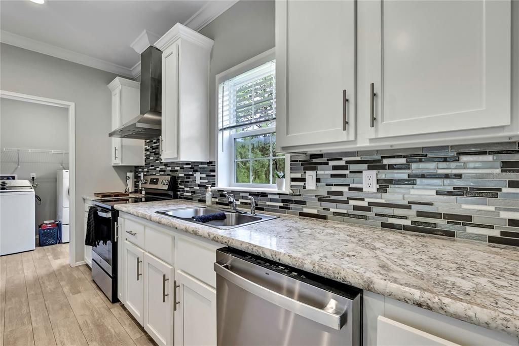 For Sale: $315,900 (3 beds, 2 baths, 1829 Square Feet)