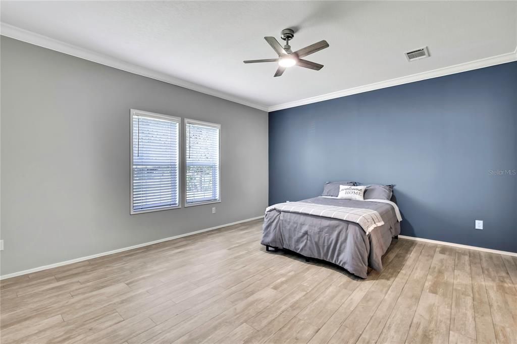 For Sale: $315,900 (3 beds, 2 baths, 1829 Square Feet)