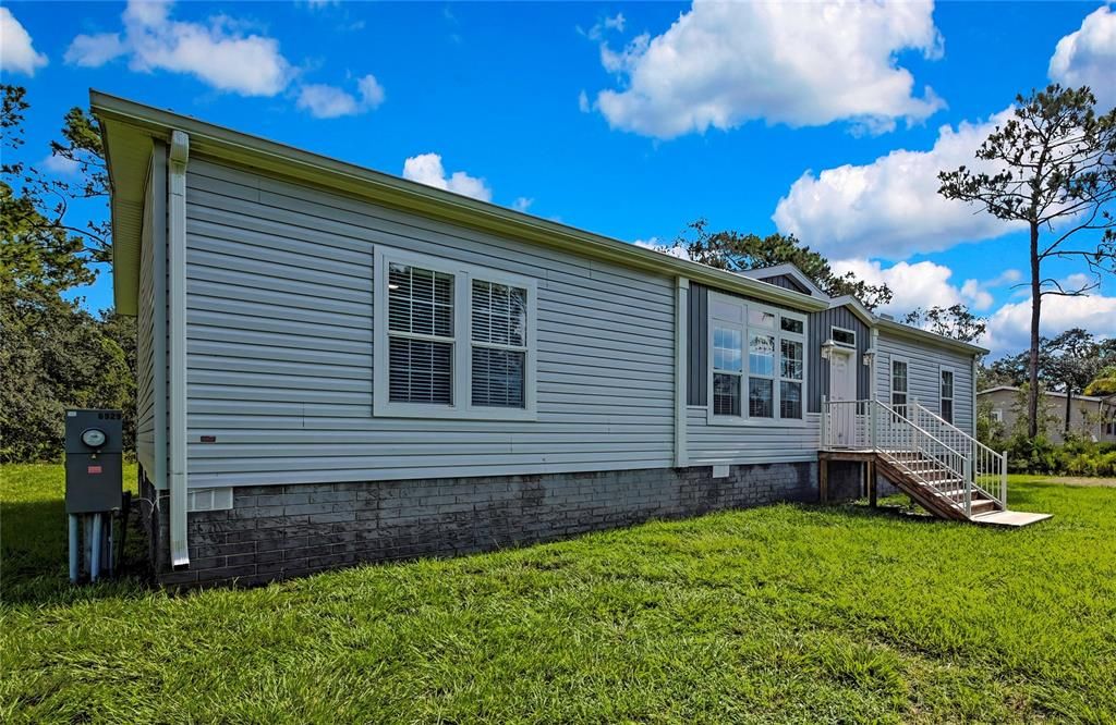 For Sale: $315,900 (3 beds, 2 baths, 1829 Square Feet)