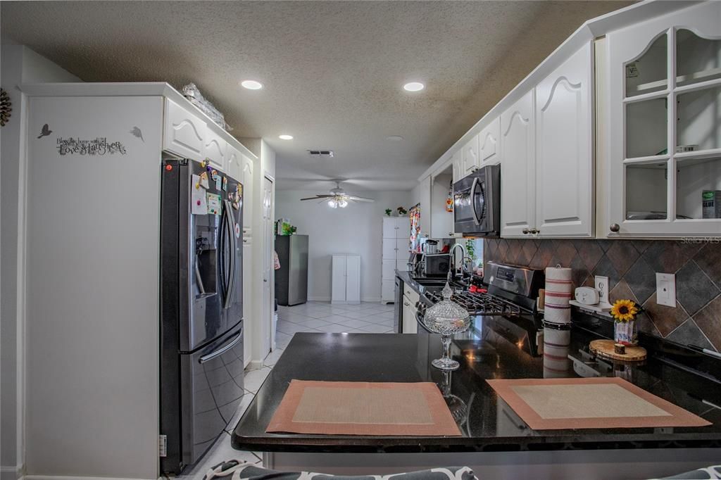 На продажу: $329,000 (3 спален, 2 ванн, 1412 Квадратных фут)