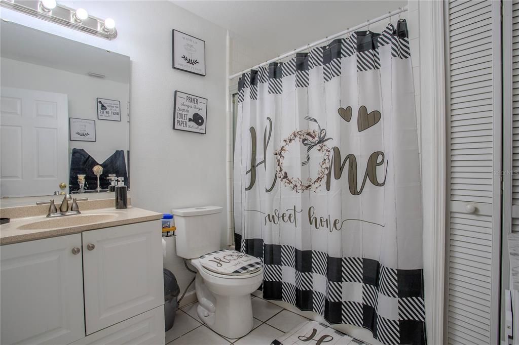 На продажу: $329,000 (3 спален, 2 ванн, 1412 Квадратных фут)