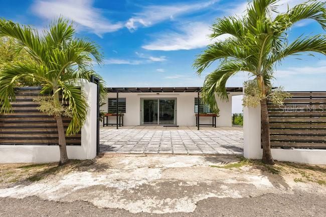 Recently Sold: $649,000 (3 beds, 3 baths, 2741 Square Feet)