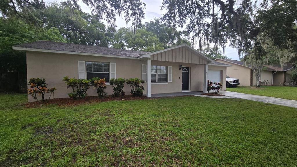 Recently Sold: $225,000 (3 beds, 2 baths, 1223 Square Feet)