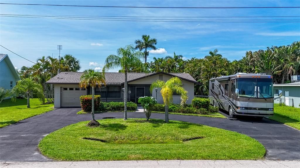 Recently Sold: $299,900 (2 beds, 2 baths, 1514 Square Feet)