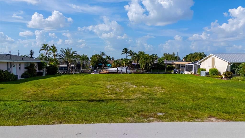 Recently Sold: $325,000 (0.23 acres)