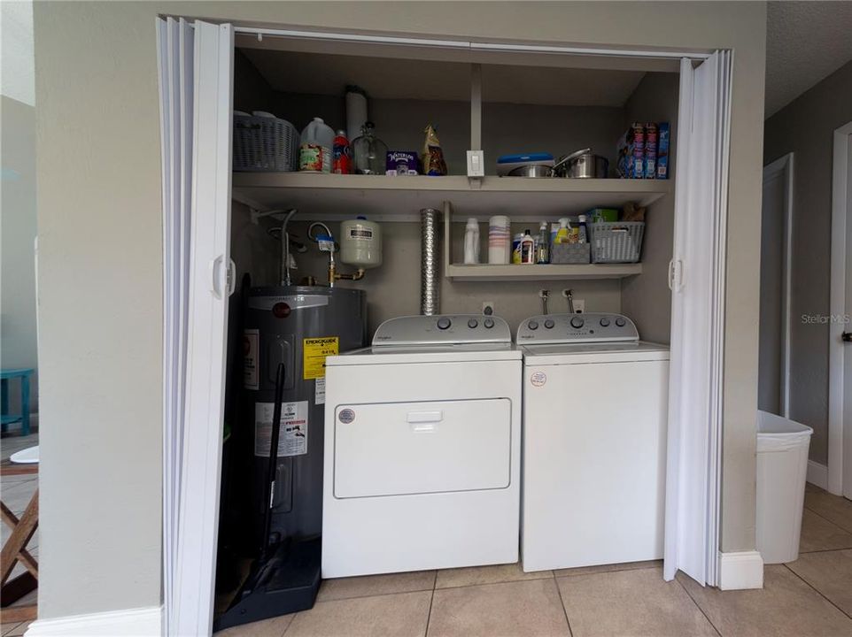 For Sale: $215,000 (2 beds, 2 baths, 1053 Square Feet)