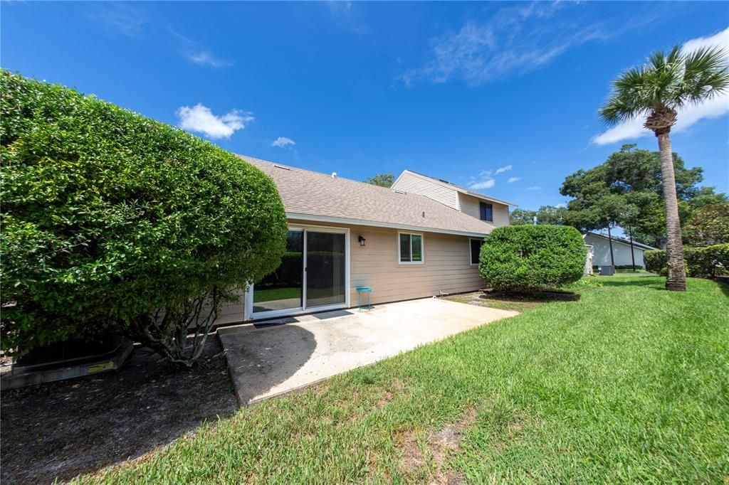 For Sale: $215,000 (2 beds, 2 baths, 1053 Square Feet)