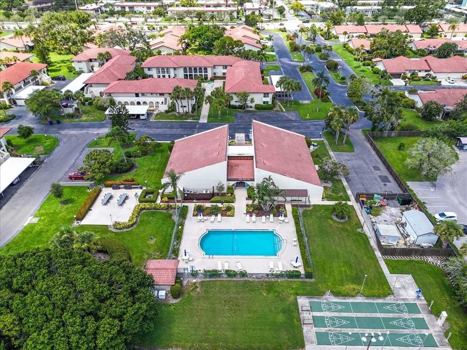 Active With Contract: $1,950 (2 beds, 2 baths, 1498 Square Feet)