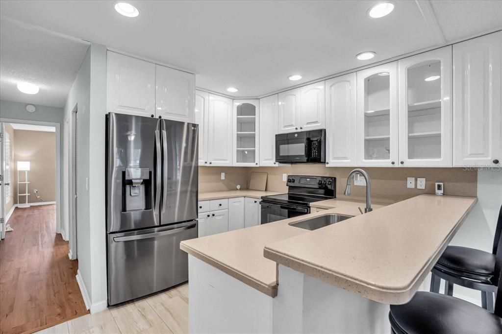 Active With Contract: $1,950 (2 beds, 2 baths, 1498 Square Feet)