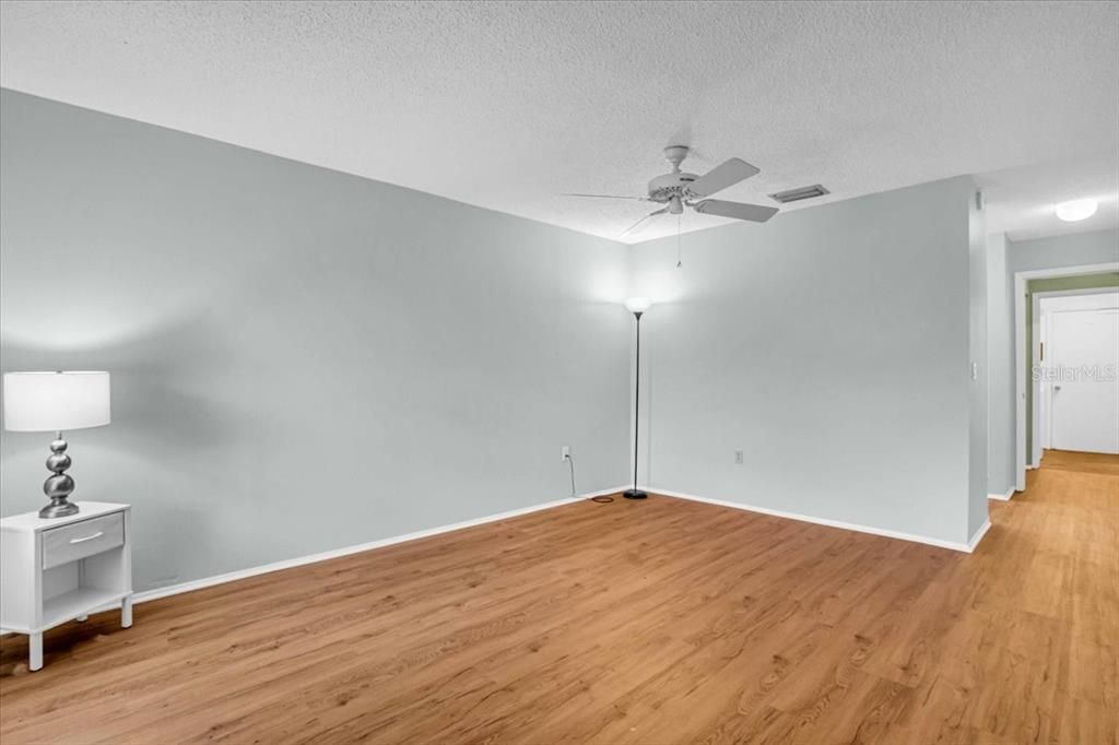 Active With Contract: $1,950 (2 beds, 2 baths, 1498 Square Feet)