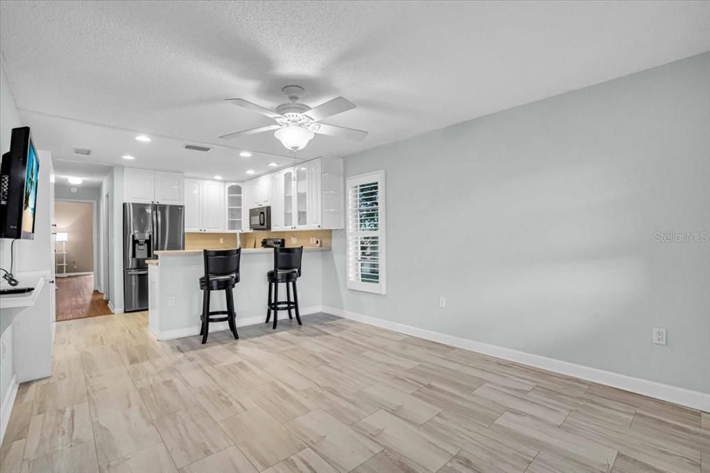 Active With Contract: $1,950 (2 beds, 2 baths, 1498 Square Feet)