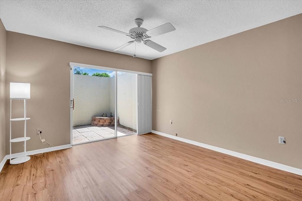 Active With Contract: $1,950 (2 beds, 2 baths, 1498 Square Feet)