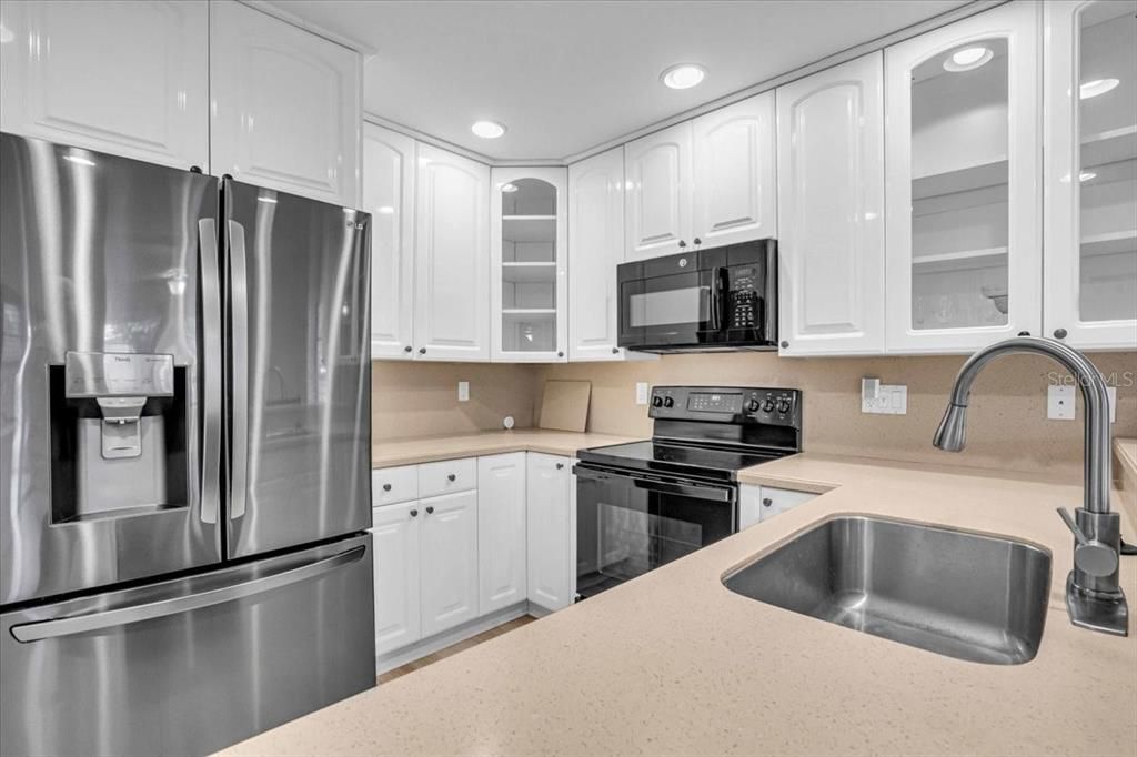 Active With Contract: $1,950 (2 beds, 2 baths, 1498 Square Feet)