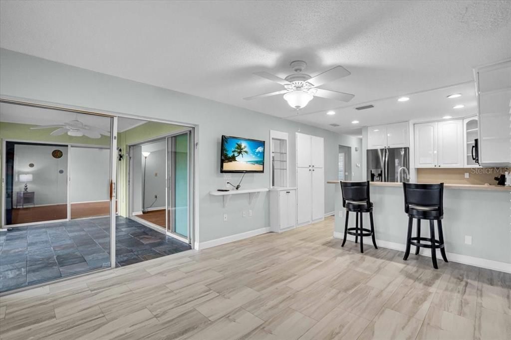 Active With Contract: $1,950 (2 beds, 2 baths, 1498 Square Feet)