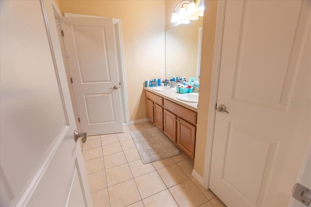 合同活跃: $540,000 (3 贝兹, 2 浴室, 2514 平方英尺)