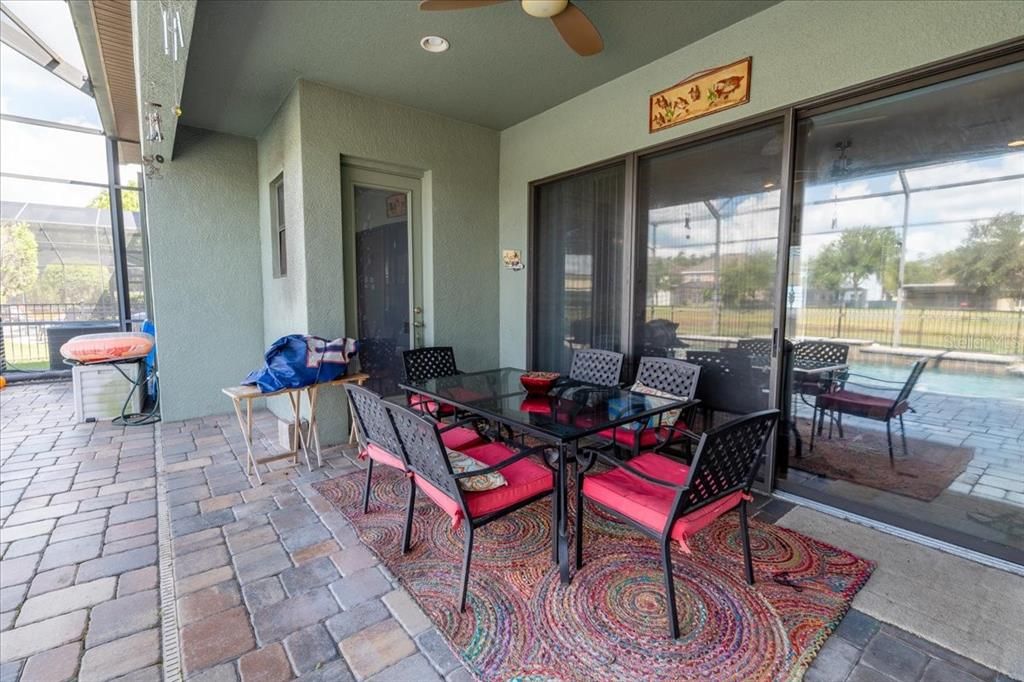 合同活跃: $540,000 (3 贝兹, 2 浴室, 2514 平方英尺)