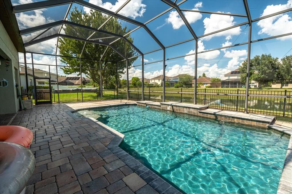 合同活跃: $540,000 (3 贝兹, 2 浴室, 2514 平方英尺)