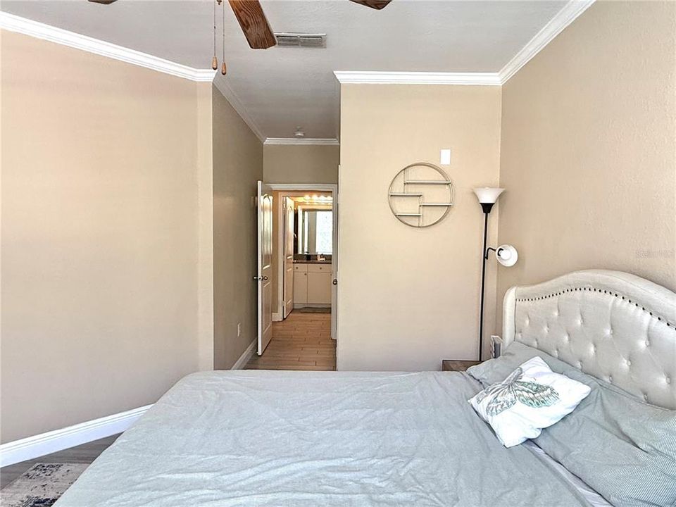 Activo con contrato: $1,745 (2 camas, 1 baños, 996 Pies cuadrados)