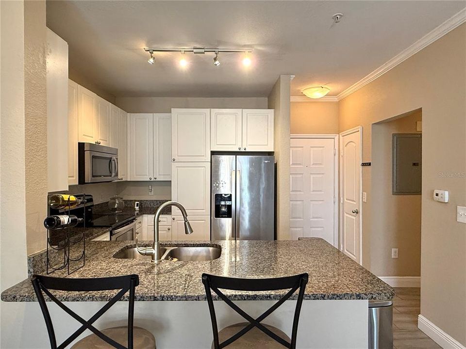 Activo con contrato: $1,745 (2 camas, 1 baños, 996 Pies cuadrados)