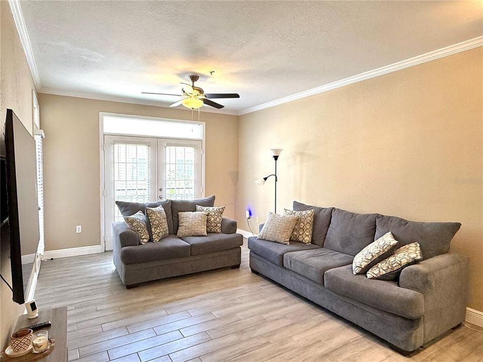 Activo con contrato: $1,745 (2 camas, 1 baños, 996 Pies cuadrados)