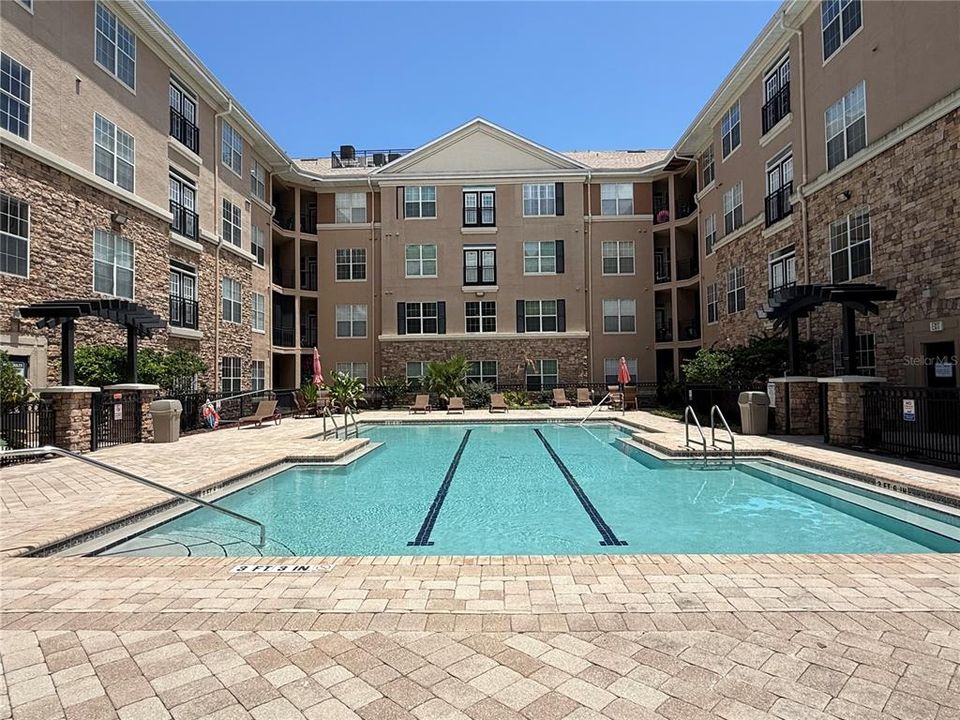 Activo con contrato: $1,745 (2 camas, 1 baños, 996 Pies cuadrados)