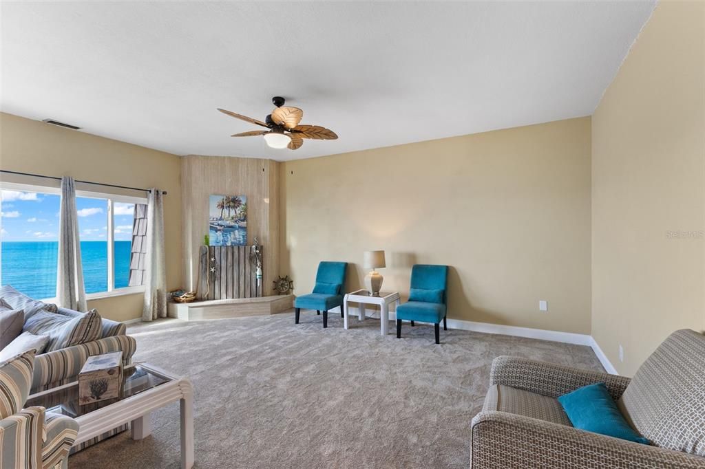 На продажу: $1,165,000 (2 спален, 2 ванн, 1795 Квадратных фут)