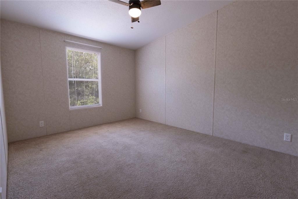 Active With Contract: $208,000 (3 beds, 2 baths, 1680 Square Feet)