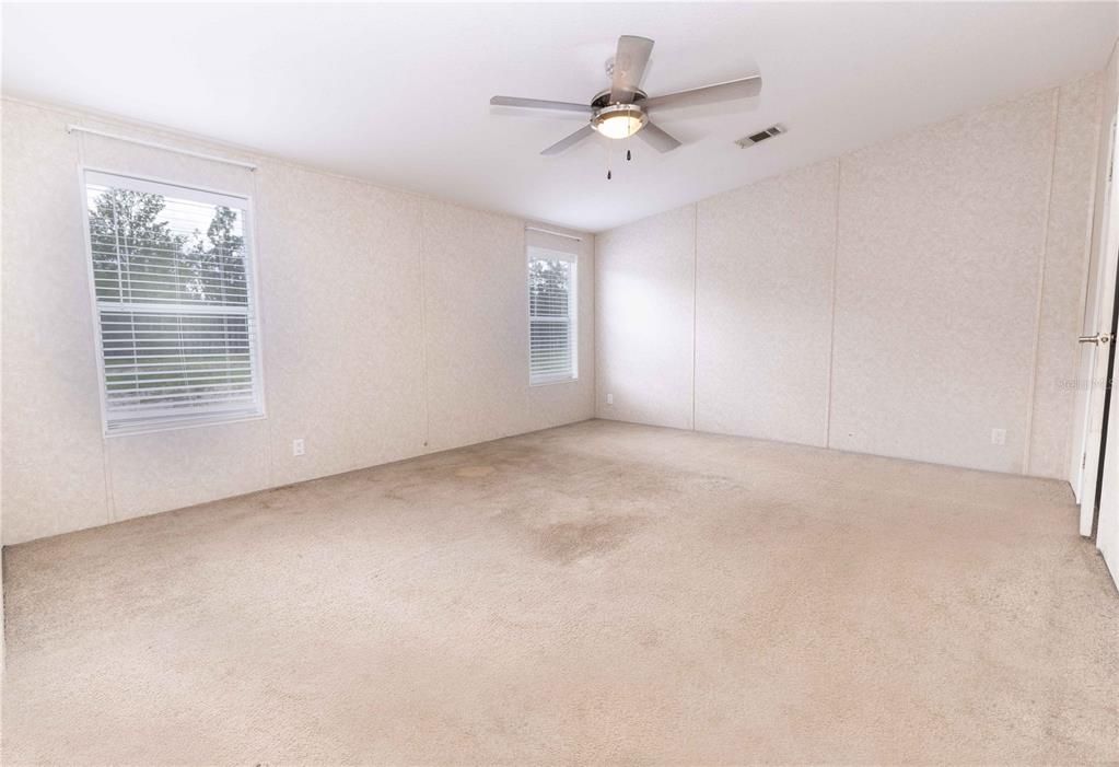 Active With Contract: $208,000 (3 beds, 2 baths, 1680 Square Feet)