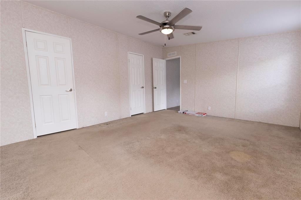 Active With Contract: $208,000 (3 beds, 2 baths, 1680 Square Feet)