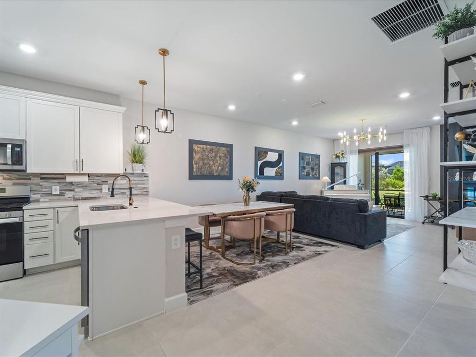 Activo con contrato: $399,999 (2 camas, 2 baños, 1442 Pies cuadrados)