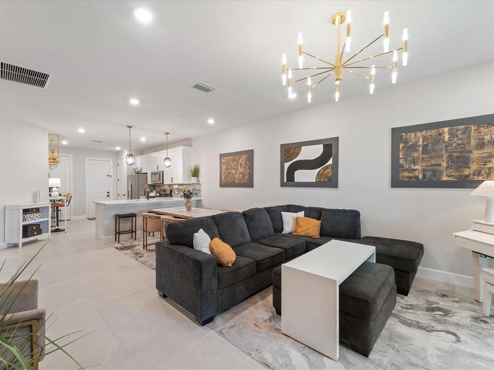 Activo con contrato: $399,999 (2 camas, 2 baños, 1442 Pies cuadrados)