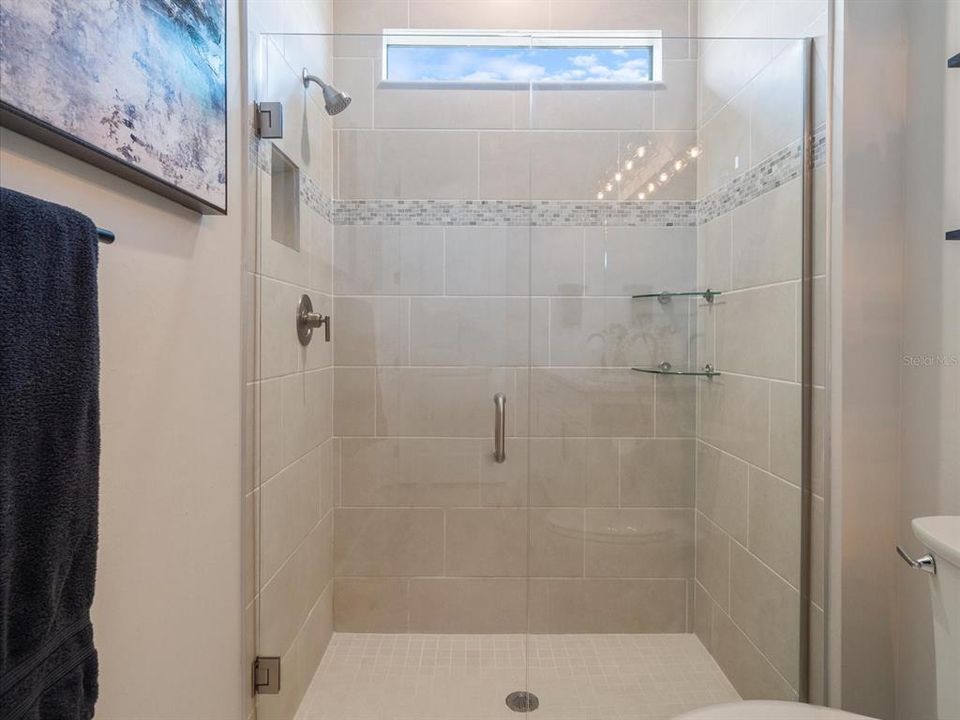 Activo con contrato: $399,999 (2 camas, 2 baños, 1442 Pies cuadrados)