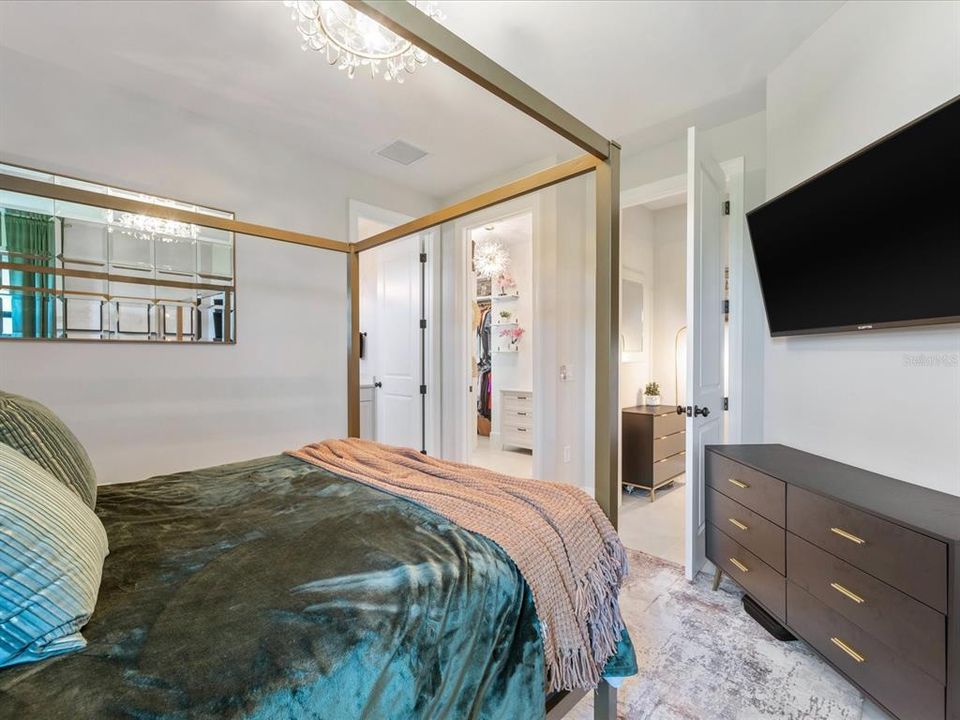 Activo con contrato: $399,999 (2 camas, 2 baños, 1442 Pies cuadrados)