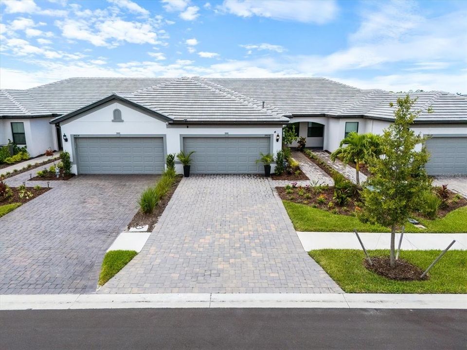 Activo con contrato: $399,999 (2 camas, 2 baños, 1442 Pies cuadrados)