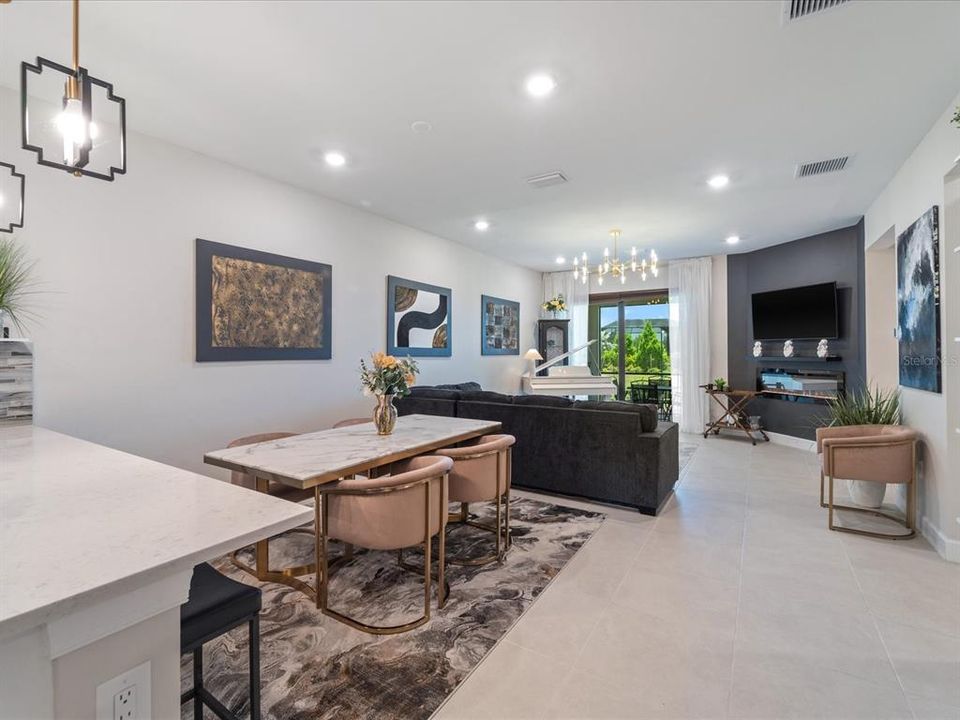 Activo con contrato: $399,999 (2 camas, 2 baños, 1442 Pies cuadrados)