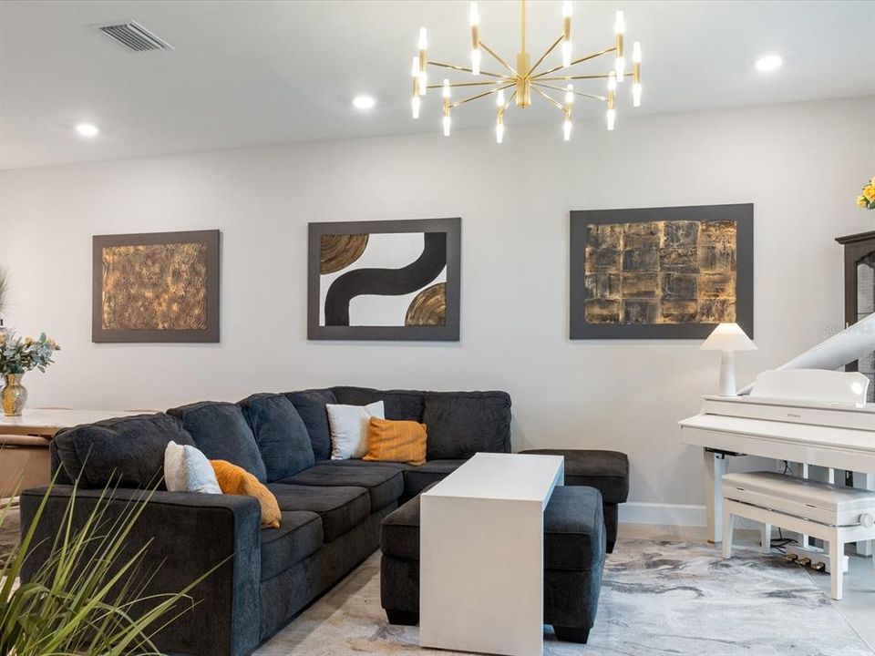 Activo con contrato: $399,999 (2 camas, 2 baños, 1442 Pies cuadrados)