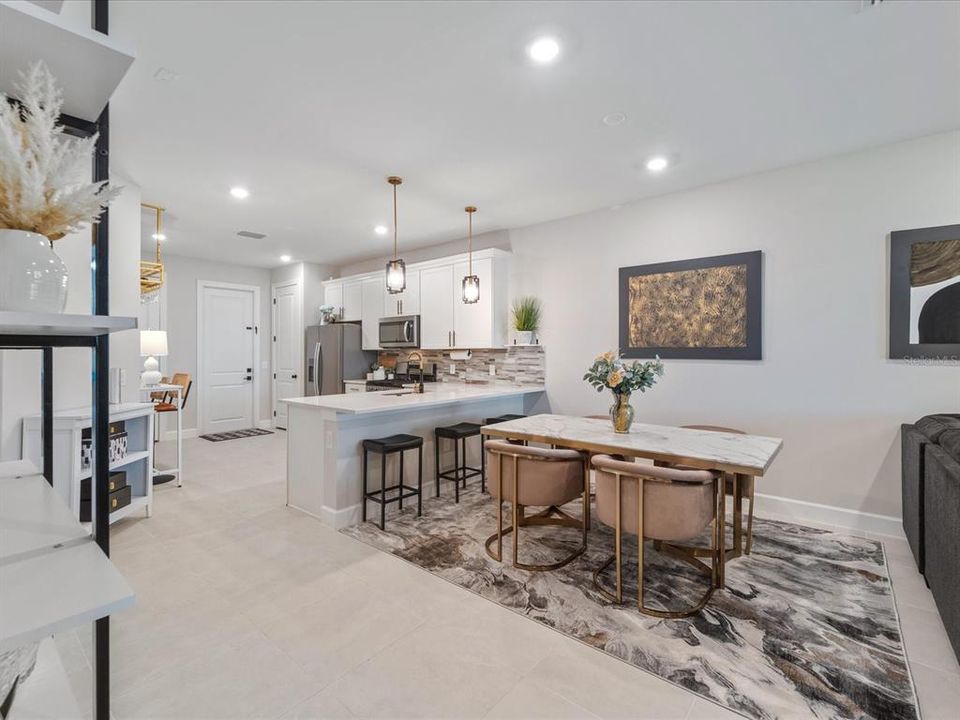 Activo con contrato: $399,999 (2 camas, 2 baños, 1442 Pies cuadrados)