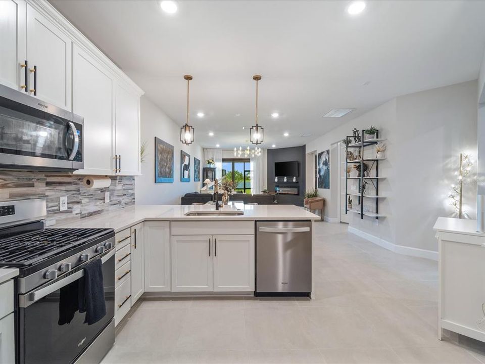 Activo con contrato: $399,999 (2 camas, 2 baños, 1442 Pies cuadrados)