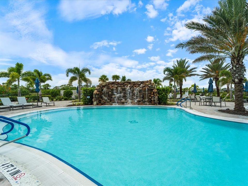 Activo con contrato: $399,999 (2 camas, 2 baños, 1442 Pies cuadrados)